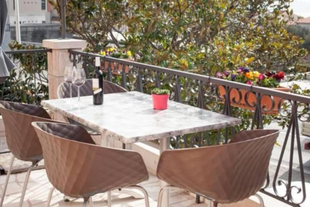 Monaco Apartamento Makarska